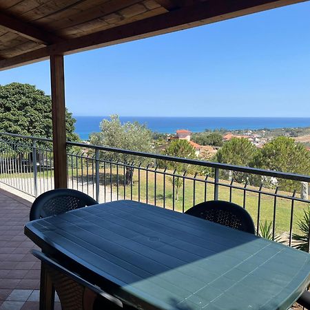 Luna Apartaments Badolato Marina Buitenkant foto