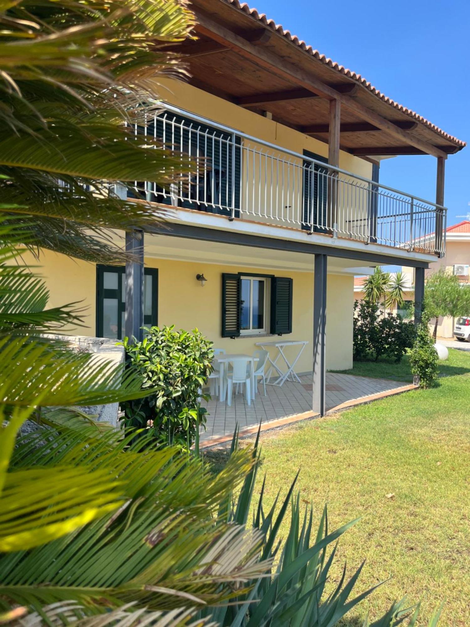 Luna Apartaments Badolato Marina Buitenkant foto